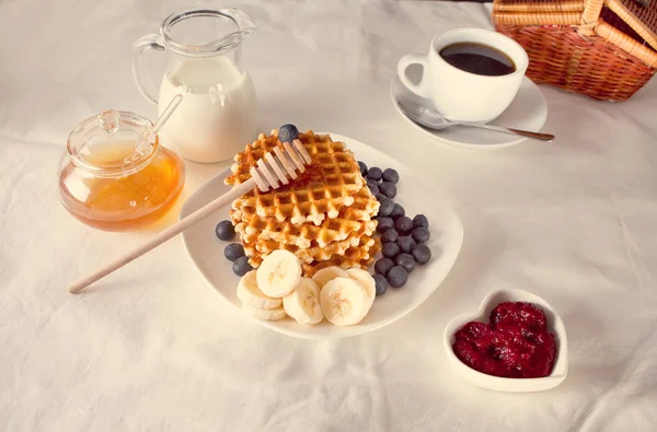 Cup Coffee Waffles Bananas Blueberries Honey Morning Breakfast — Stock Photo, Image