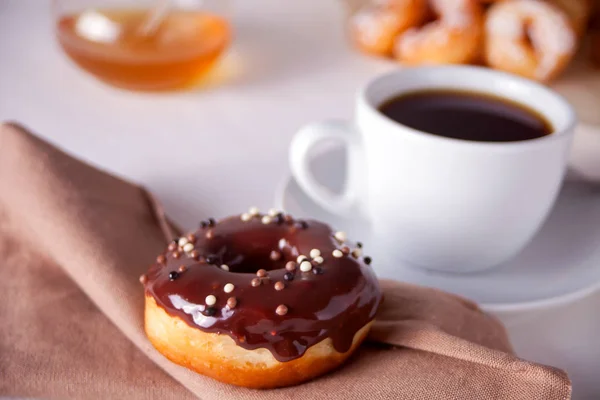 Fresh Small Donut Cup Coffee Table — Stock Photo, Image