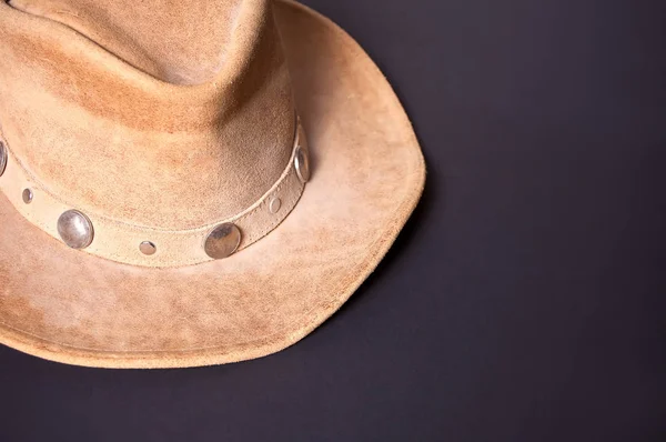 Chapeau Cow Boy Cuir Marron Sur Fond Noir — Photo