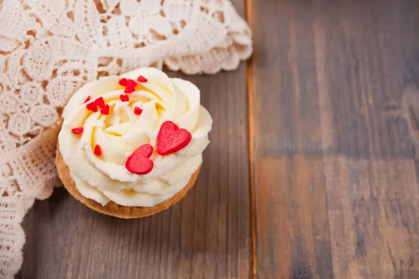Deliciosos Cupcakes Para Dia Dos Namorados Mesa Madeira Vista Superior — Fotografia de Stock