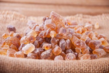 kahverengi şeker kaya organik jüt peçeteye kristal