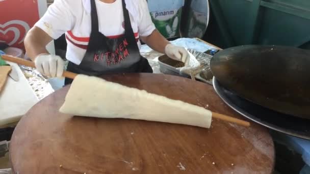 Вересня 2019 Туреччина Турецька Жінка Готує Традиційні Продукти Харчування — стокове відео