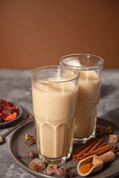 Chá Masala Chai Com Leite Especiarias — Fotografia de Stock