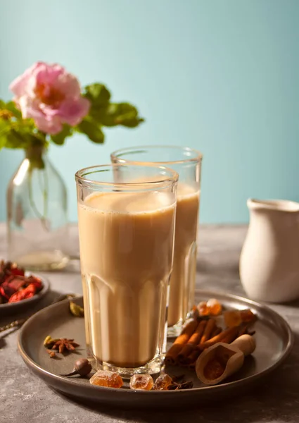 Chá Masala Chai Com Leite Especiarias — Fotografia de Stock