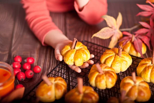 Pumpkin Buns Baking Rack Autumn Concept Baby Girl Take One — Stock Photo, Image