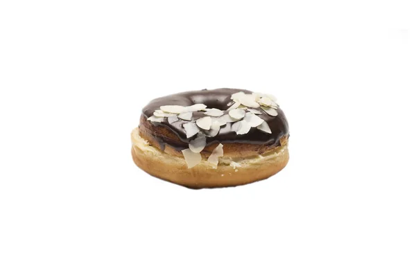 Chocolate Glazed Doghnut Dengan Serpih Almond Pada Latar Belakang Putih — Stok Foto