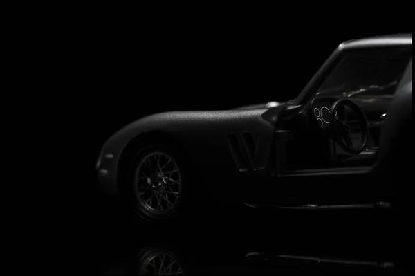 银色法拉利 250 Gto 在黑色背景 适用于汽车行业的高分辨率图像 — 图库照片