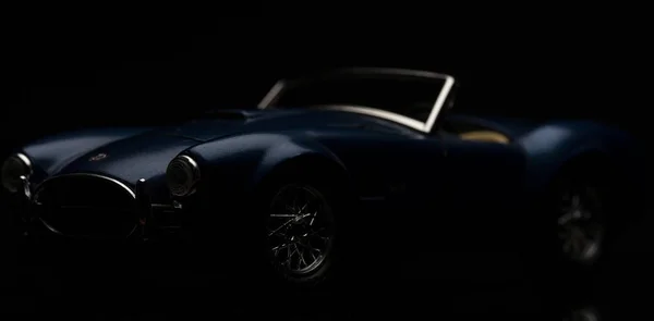 黒い背景にシェルビー コブラ 427 自動車業界のための高解像度画像 — ストック写真