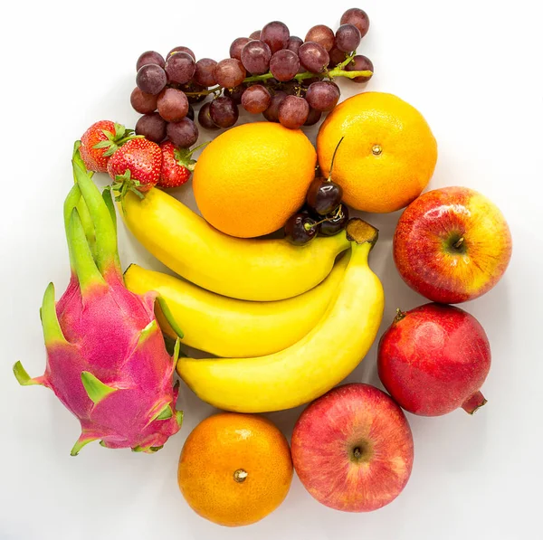Taze meyveler. Renkli, temiz yiyecekler, meyve arkaplanı, elma, muz, ejderha meyvesi, nar, portakal, üzüm, çilek, kiraz...