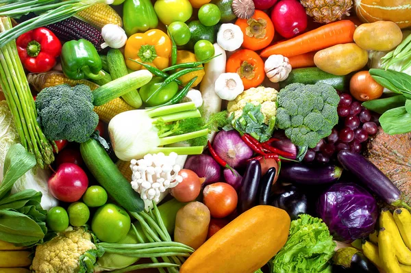 Taze sebzeler, renkli meyve ve sebzeler, temiz yeme, sebze ve meyve arka planı, üst görünüm, meyve ve sebze seti, gıda konsepti.