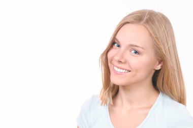 Uzun saçlı moda genç model güzellik portresi