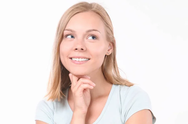 Bastante sonriente alegremente femenina con cabello rubio — Foto de Stock