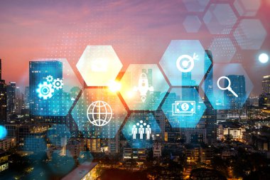 Araştırma ve Geliştirme Hologramı simgeleri parlıyor. Bangkok 'un günbatımı panoramik şehir manzarası. Asya 'da yeni hizmetler ve ürünler yaratmak için yenilikçi teknolojiler kavramı. Çift pozlama.