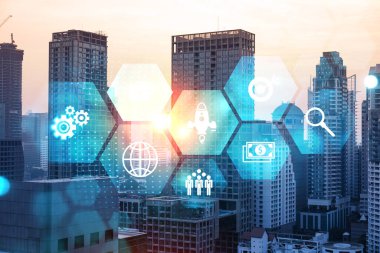 Araştırma ve Geliştirme Hologramı simgeleri parlıyor. Bangkok 'un günbatımı panoramik şehir manzarası. Asya 'da yeni hizmetler ve ürünler yaratmak için yenilikçi teknolojiler kavramı. Çift pozlama.