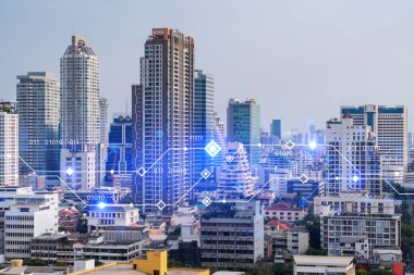 Panorama şehrinin Bangkok manzarası üzerinde teknoloji hologramı. Asya 'daki en büyük teknoloji merkezi. Kodlama ve yüksek teknoloji geliştirme kavramı. Çift pozlama.