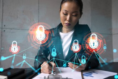 İş kadını not alıyor ve hologram çiziyor. Çifte maruziyet. Eğitim teknolojisi güvenlik çözümü kavramı.