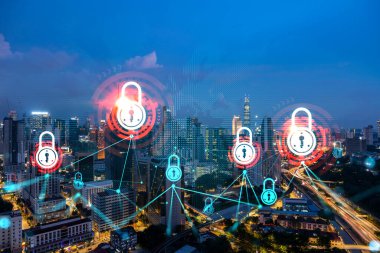 Parlayan Padlock hologramı, Kuala Lumpur, Malezya, Asya 'nın gece panoramik şehir manzarası. KL şirketlerini korumak için siber güvenlik kavramı. Çift pozlama.