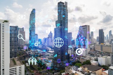 Sosyal medya hologramlarını Bangkok, Asya 'nın Panorama şehri manzarasına yansıtıyor. İnsanların ağ kurma ve bağlantı kurma kavramı. Çift pozlama.