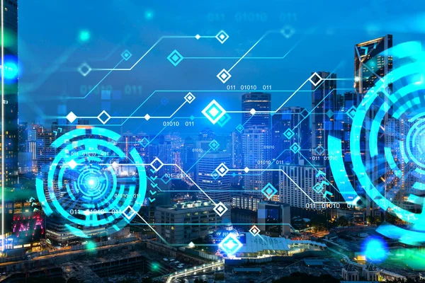 Bilgi akışı hologramı, Kuala Lumpur 'un gece manzarası. KL, Malezya 'nın en büyük teknoloji merkezidir. Bilimi programlama kavramı. Çift pozlama.