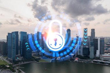 Asya, Singapur 'un günbatımı panoramik şehir manzarasında Padlock' un hologramı. Siber güvenlik istihbaratı kavramı. Çoklu pozlama.