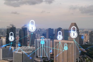 Asya, Singapur 'un günbatımı panoramik şehir manzarasında Padlock' un hologramı. Siber güvenlik istihbaratı kavramı. Çoklu pozlama.