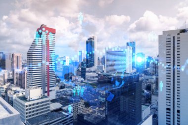 Sosyal medya hologramlarını Bangkok, Asya 'nın Panorama şehri manzarasına yansıtıyor. İnsanların ağ kurma ve bağlantı kurma kavramı. Çift pozlama.