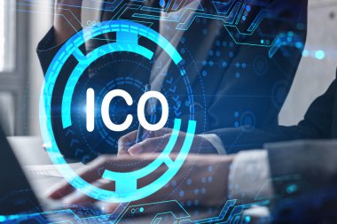 Ofiste birlikte çalışan iki iş kadını. ICO holografik illüstrasyon çift pozlama.