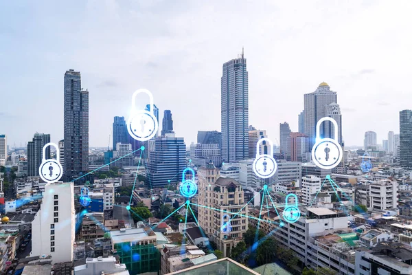 Asya 'daki işleri korumak için Panorama City manzaralı asma kilit hologramı. Bilgi güvenlik kalkanları kavramı. Çift pozlama.