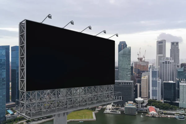 Panneau d'affichage de route noir blanc avec fond de paysage urbain de Singapour à l'heure du jour. Affiche publicitaire, maquette, rendu 3D. Vue latérale. Le concept de communication marketing pour vendre l'idée. — Photo