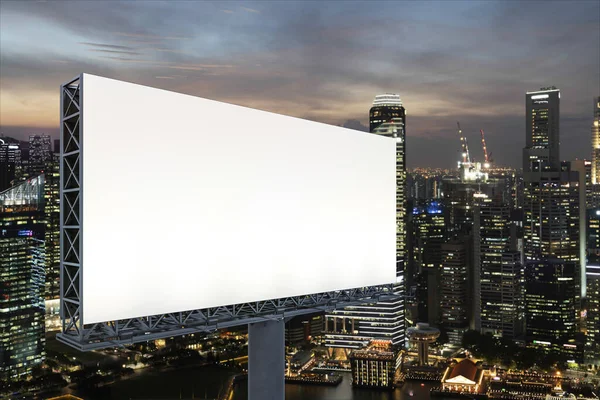 Пустой белый рекламный щит с городским пейзажем Сингапура в ночное время. Уличная реклама, макет, 3D рендеринг. Вид сбоку. Концепция маркетинговой коммуникации для продажи идеи. — стоковое фото