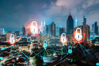 Parlayan Padlock hologramı, Kuala Lumpur, Malezya, Asya 'nın gece panoramik şehir manzarası. KL şirketlerini korumak için siber güvenlik kavramı. Çift pozlama.