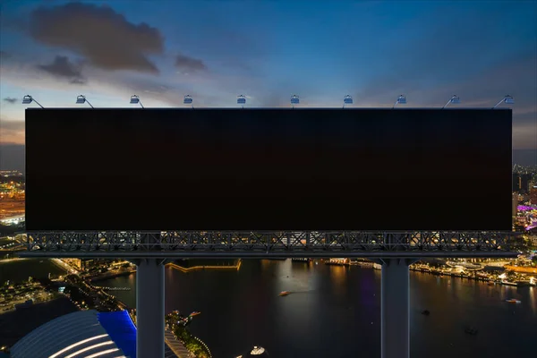 Panneau d'affichage noir vierge avec fond de paysage urbain de Singapour la nuit. Affiche publicitaire, maquette, rendu 3D. Vue de face. Le concept de communication marketing pour vendre l'idée. — Photo