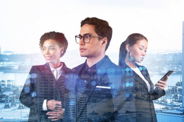 İş amaçlarına ulaşmak için sosyal medya pazarlama stratejisi üzerinde çalışan bir grup SMM uzmanı. Singapur arkaplanı üzerinde hologram simgeleri.