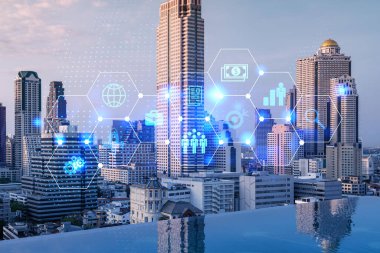 Araştırma ve Geliştirme Hologramı simgeleri parlıyor. Bangkok 'un günbatımı panoramik şehir manzarası. Asya 'da yeni hizmetler ve ürünler yaratmak için yenilikçi teknolojiler kavramı. Çift pozlama.