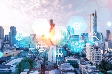 Araştırma ve Geliştirme Hologramı simgeleri parlıyor. Bangkok 'un günbatımı panoramik şehir manzarası. Asya 'da yeni hizmetler ve ürünler yaratmak için yenilikçi teknolojiler kavramı. Çift pozlama.