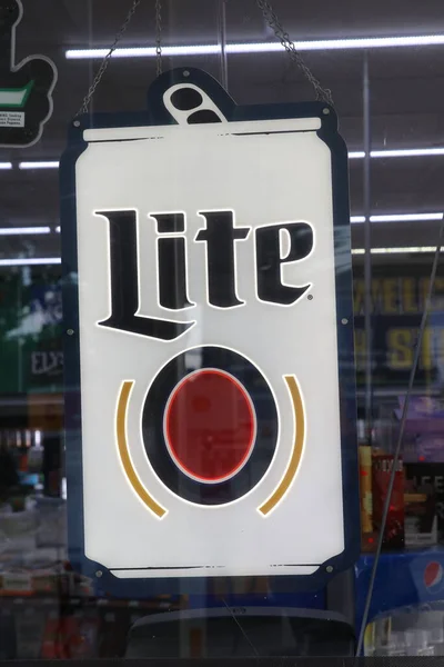 ケンタッキー州レキシントン2020年5月27日Lite Beer Sign — ストック写真