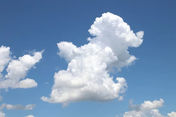 Lexington Kentucky Mai 2020 Weiße Geschwollene Wolken Einem Klaren Sommertag — Stockfoto