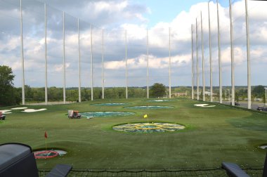 Polaris, Ohio-ABD 15 Haziran 2019: Top Golf Merkezi Restoranı ve Golf Sahası.