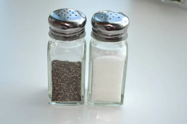 Polaris Ohio Eua Junho 2019 Salt Pepper Shakers Isolados Balcão — Fotografia de Stock