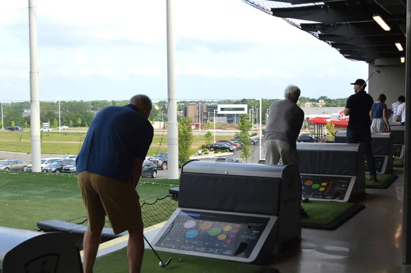 米国オハイオ州ポラリス2019年6月15日 トップゴルフセンターレストランとゴルフ場 — ストック写真