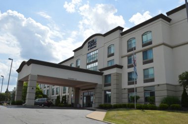 Columbus, Ohio-ABD 14 Temmuz 2019: Sheraton 'ın 4 Noktası, iş gezginlerine ve küçük kongrelere yönelik bir oteldir. Sahibi Starwood Hotels & Resorts, Sheraton Inc..