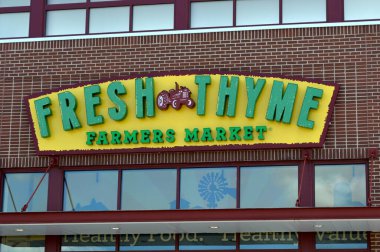 Columbus, Ohio-ABD 14 Temmuz 2019: Fresh Thyme, kamu satın alımına organik ve doğal gıda alternatifleri sunan doğal gıda çiftçileri pazarı..