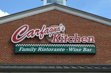 Columbus, Ohio-ABD 14 Temmuz 2019: Carfagna, İtalyan restoran zinciri ve uzun süredir et, balık, hazır yiyecek ve diğer spesiyalite ürünler üzerine uzmanlaşmış bir İtalyan pazarıdır..