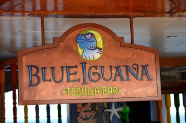 Nassau, Bahamalar-ABD Mavi İguana Tekila Barı Karnaval Gemi Gemileri 'nde popülerdir..