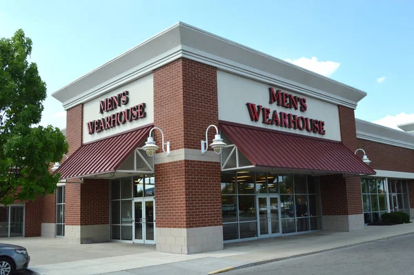 Columbus Ohio Usa 2019 Men Warehouse Είναι Μια Αλυσίδα Καταστημάτων — Φωτογραφία Αρχείου