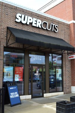 Cuyahoga Falls, Ohio-ABD 26 Mayıs 2019: Supercuts, Birleşik Devletler genelinde 2,400 'den fazla konumu bulunan bir kuaför salonu şubesi. Şirket 1975 yılında San Francisco Körfez Bölgesi' nde kuruldu..