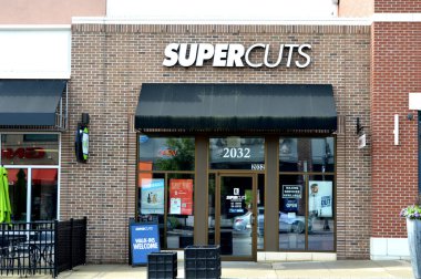 Cuyahoga Falls, Ohio-ABD 26 Mayıs 2019: Supercuts, Birleşik Devletler genelinde 2,400 'den fazla konumu bulunan bir kuaför salonu şubesi. Şirket 1975 yılında San Francisco Körfez Bölgesi' nde kuruldu..