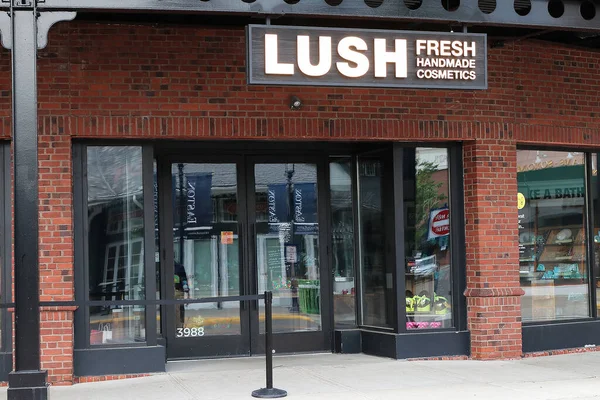 Columbus Ohio Junio 2020 Lush Cosmetic Una Cadena Minorista Especializada — Foto de Stock