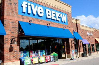 Columbus, Ohio 28 Mayıs 205 Aşağıdaki mağazalar tüm yenilik ve ev ürünleri üzerinde uzmanlaşmıştır. Fiyatı 5 doların altında veya altında.