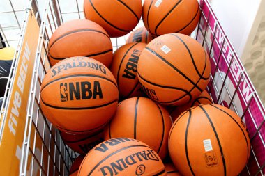 Polaris Ohio 25 Ekim 2020 Spalding Basketbol Konteynırları 5 Alttaki İndirim Perakendecisi. 